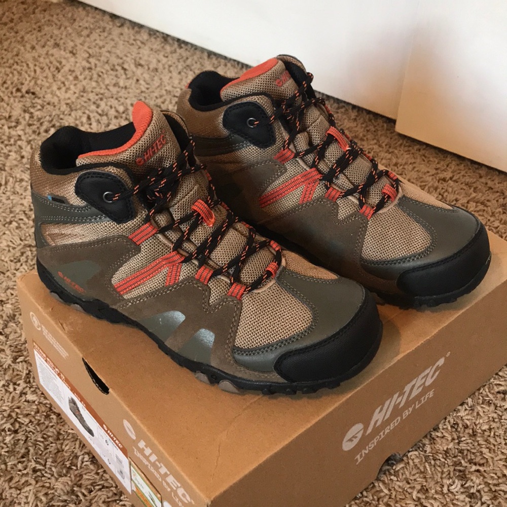 New HI-TEC INSPIRED BY LIFE boys hiking boots
